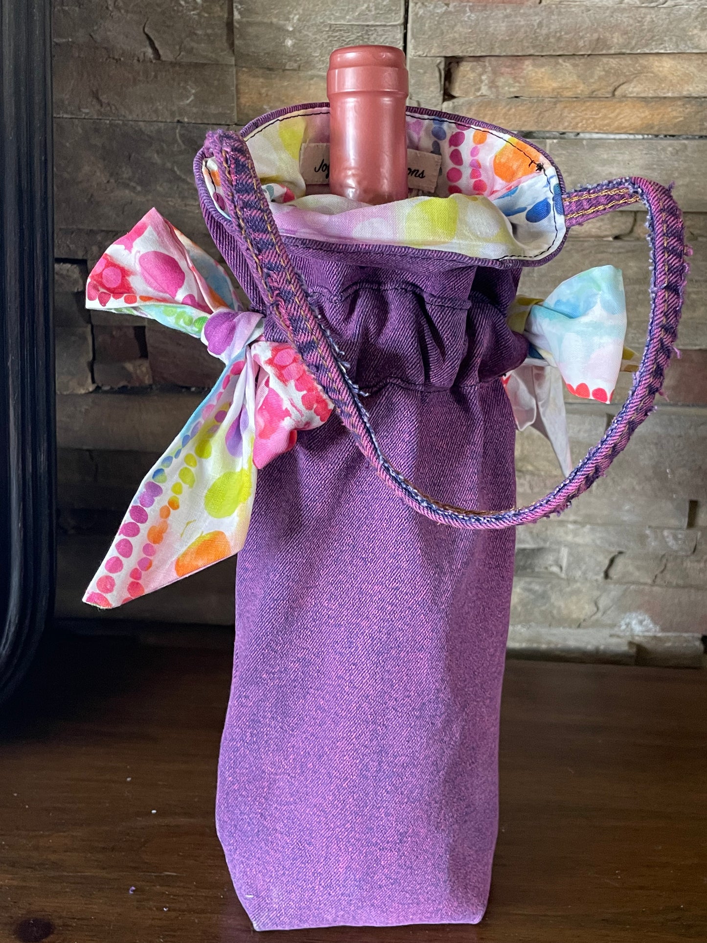 "Bow"tiful Wine Bag