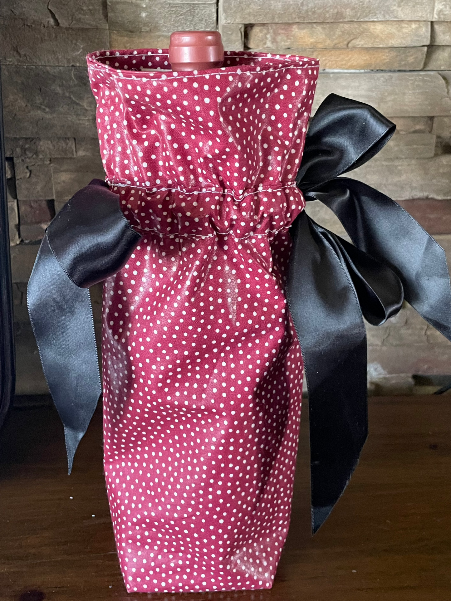 "Bow"tiful Wine Bag